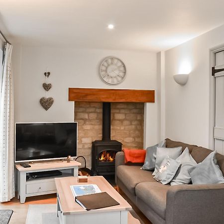 Riverview Somerford Keynes Buitenkant foto